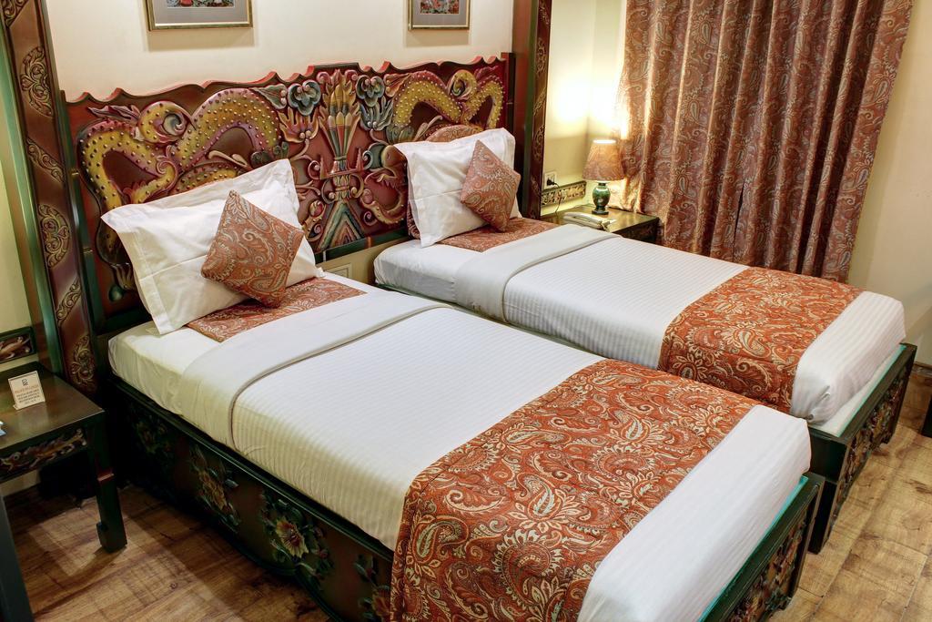 Palace On Ganges - Heritage Hotel Bénarès Extérieur photo