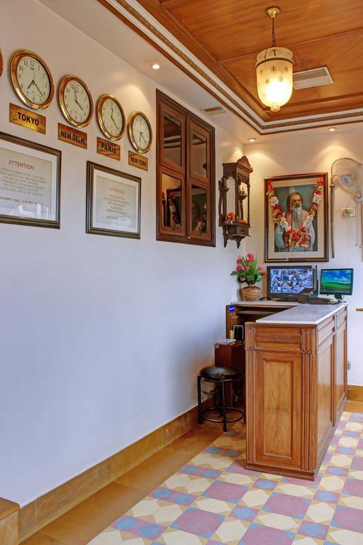 Palace On Ganges - Heritage Hotel Bénarès Extérieur photo