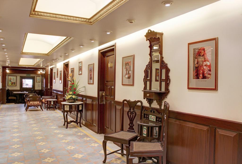 Palace On Ganges - Heritage Hotel Bénarès Extérieur photo