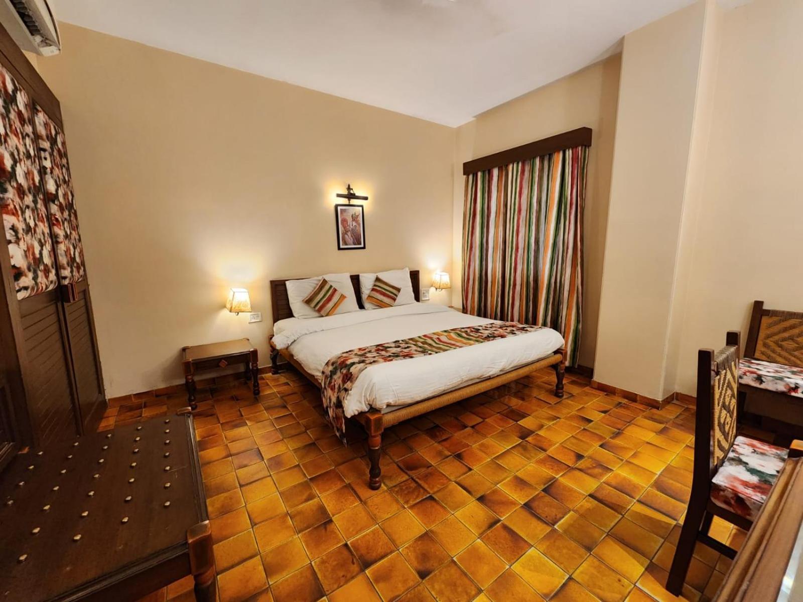 Palace On Ganges - Heritage Hotel Bénarès Extérieur photo