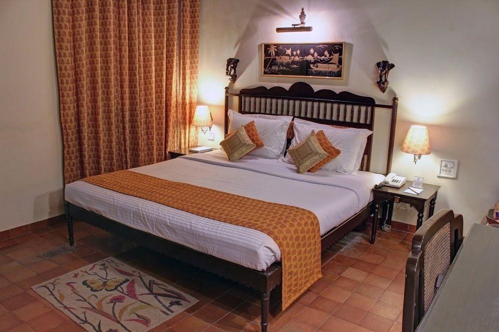 Palace On Ganges - Heritage Hotel Bénarès Extérieur photo