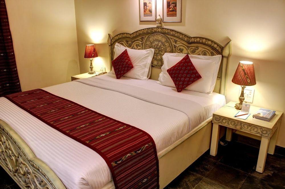 Palace On Ganges - Heritage Hotel Bénarès Extérieur photo