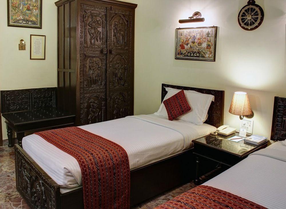 Palace On Ganges - Heritage Hotel Bénarès Extérieur photo