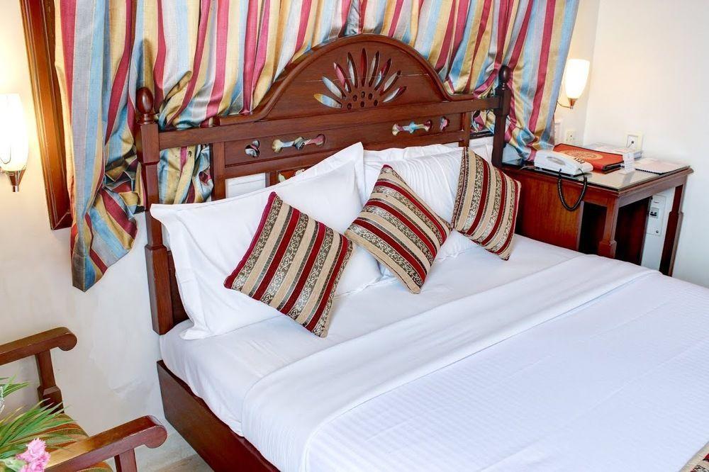 Palace On Ganges - Heritage Hotel Bénarès Extérieur photo